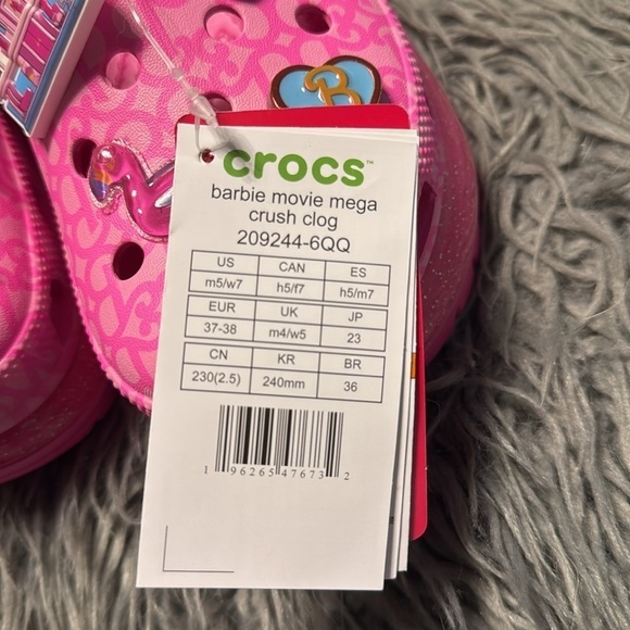 NWT Crocs Barbie The Movie Mega Crush limited edition pink platform clogs size 7 - Picture 6 of 8